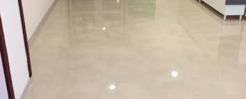 Traitement ponctuel anti-traces des carrelages lustrés après rénovation à Castelnau-le-Lez